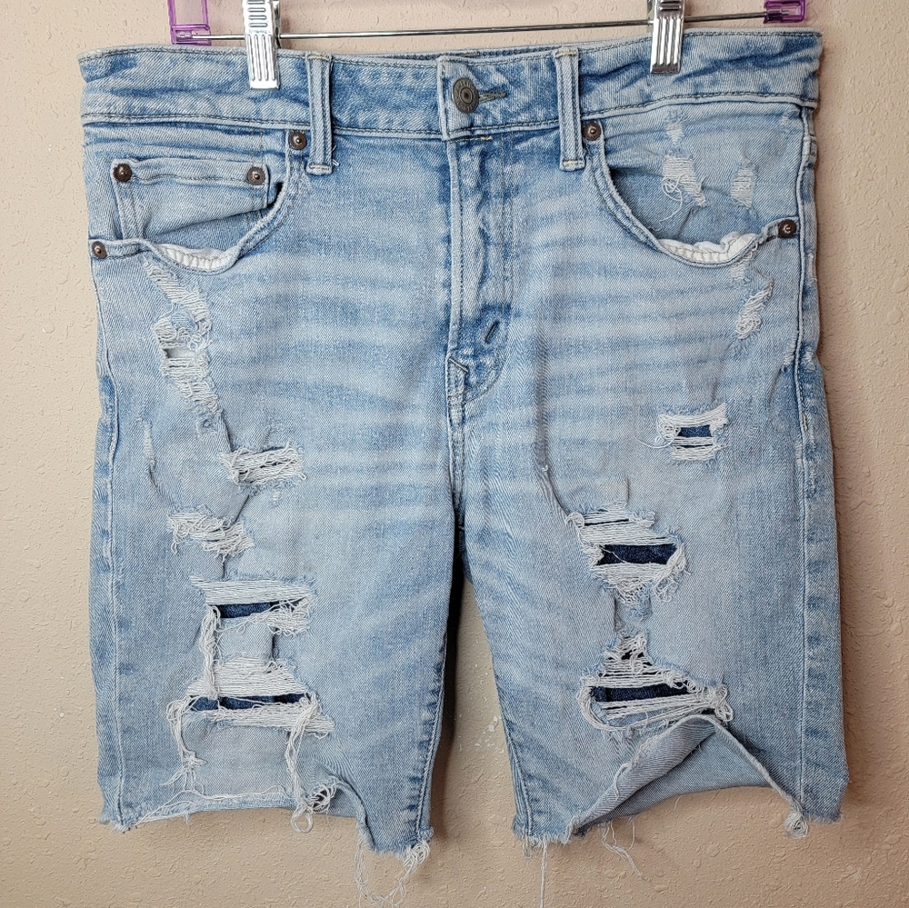 American Eagle Mens Distressed Light Blue Denim Shorts